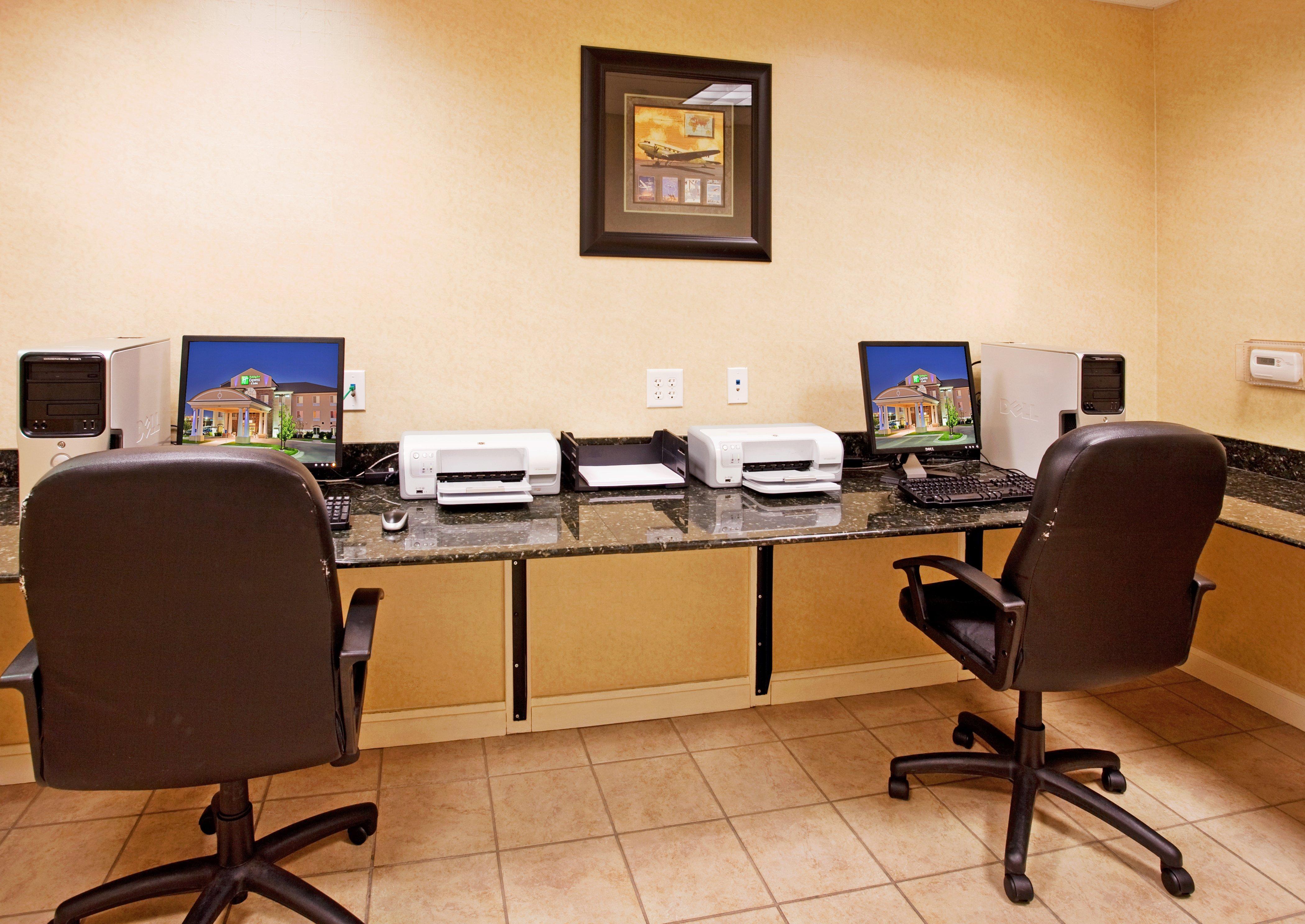 Holiday Inn Express Hotel & Suites Wichita Airport By Ihg Dış mekan fotoğraf