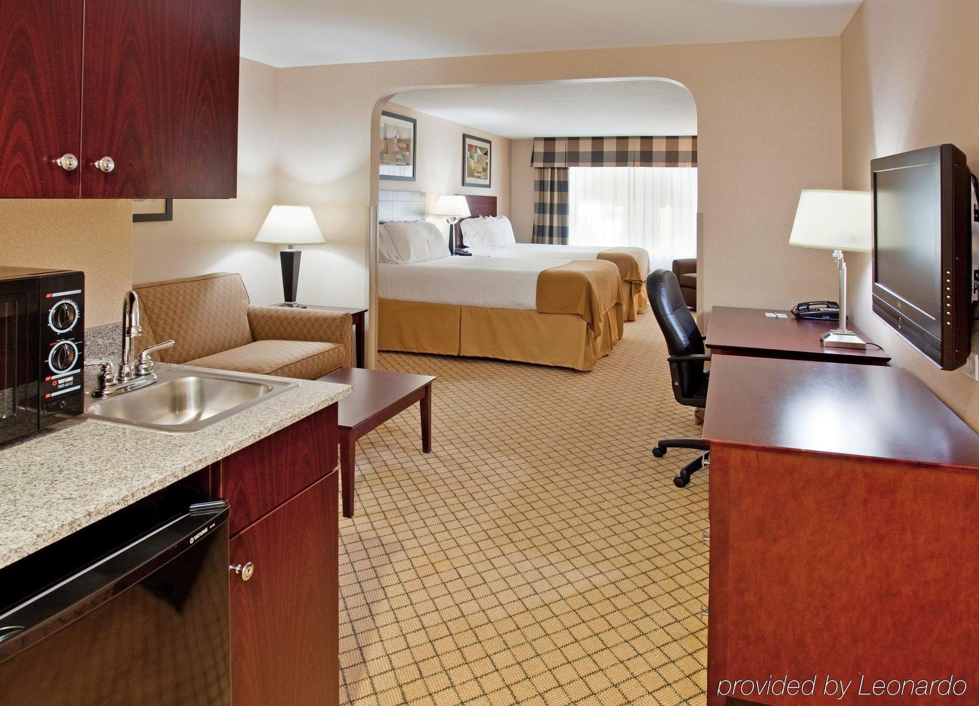 Holiday Inn Express Hotel & Suites Wichita Airport By Ihg Dış mekan fotoğraf